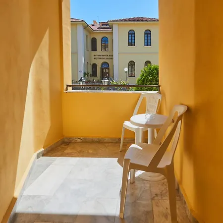 Peneka 2* ポモリエ