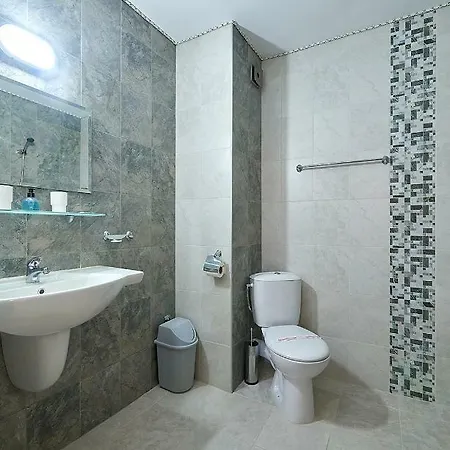 Peneka 2*