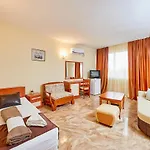 Hotel Peneka 2*