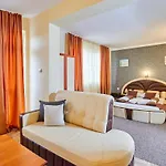 Peneka Hotel 2*