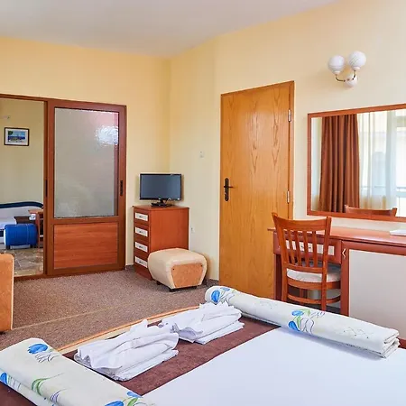 Peneka מלון פומורי